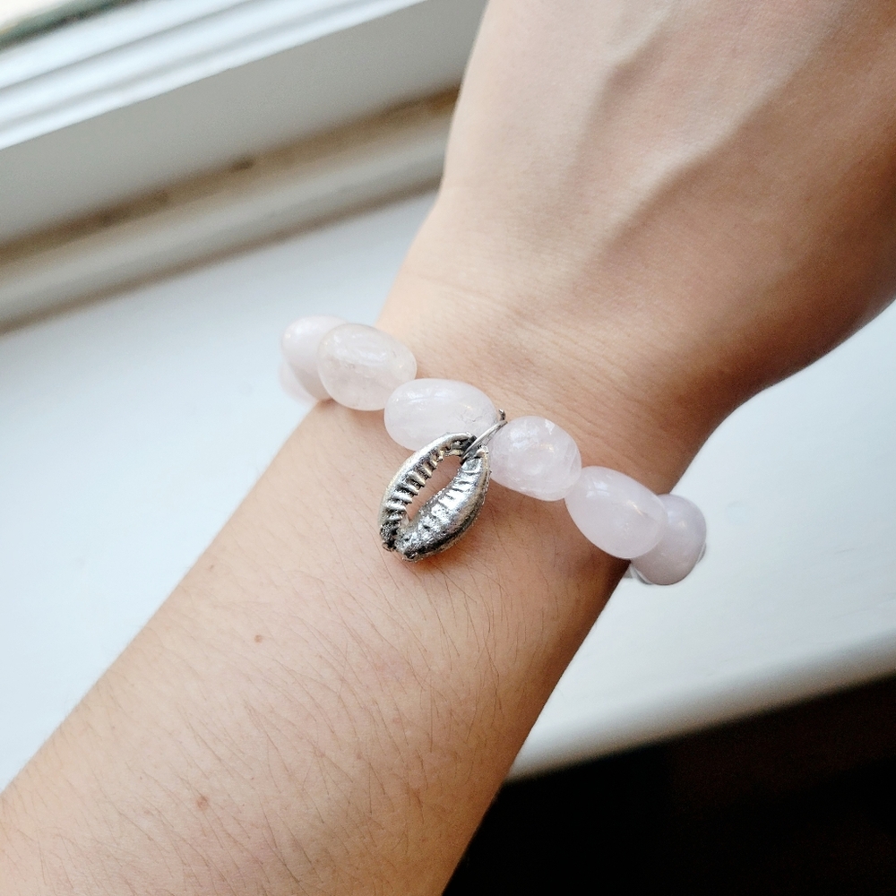 Vintage Pink Rose Quartz Beaded Conch Cowrie Shell Bead Bracelet